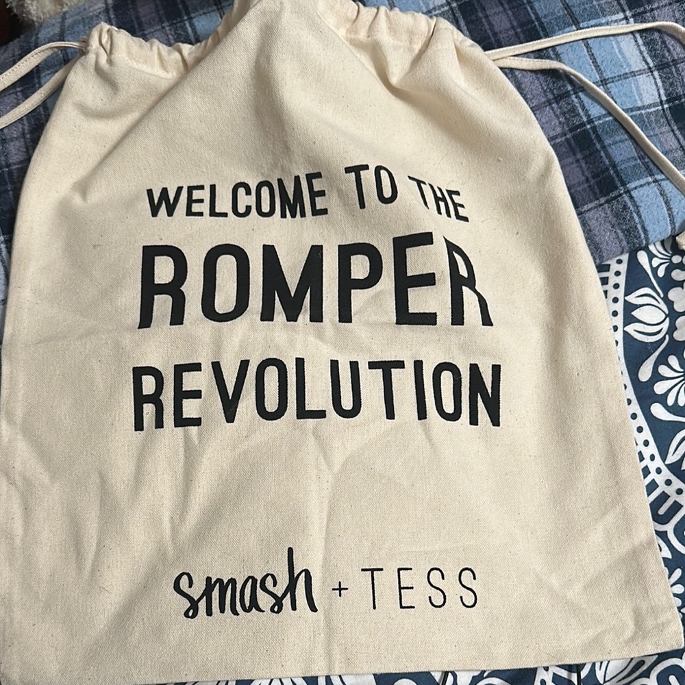 Cute little bag drawstring at the top